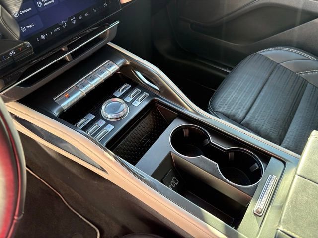 Used 2024 Lincoln Nautilus Reserve image 23