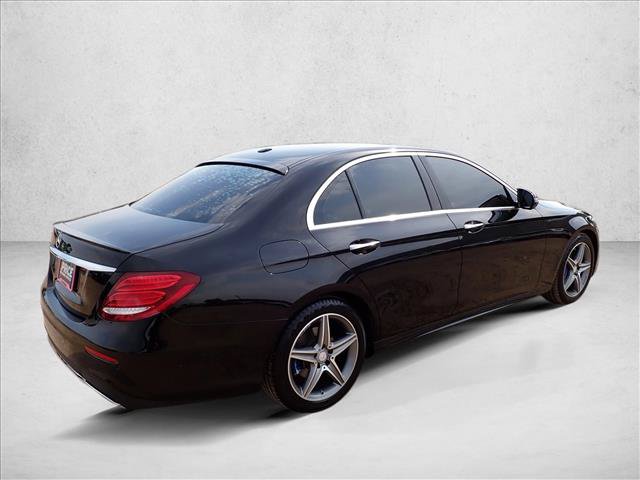 Used 2017 Mercedes-Benz E 300 4MATIC video 4