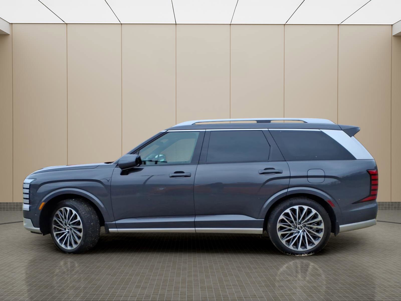 Used 2026 Hyundai Palisade Calligraphy image 2