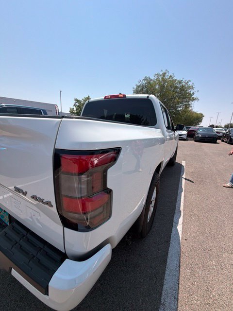 Used 2024 Nissan Frontier SV AWD/4WD image 19