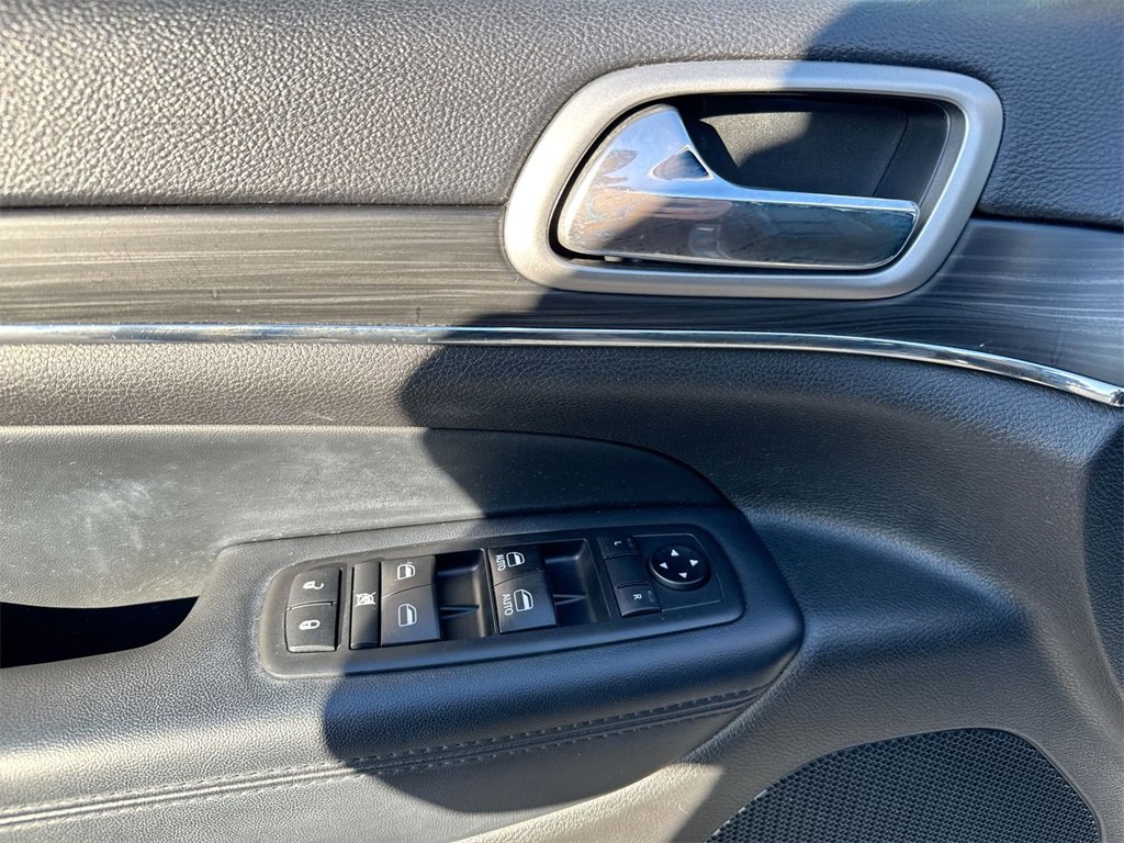 Used 2019 Jeep Grand Cherokee Limited w/ Luxury Group II image 22