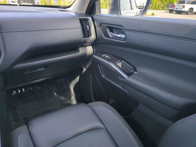 Used 2023 Nissan Pathfinder SL image 17