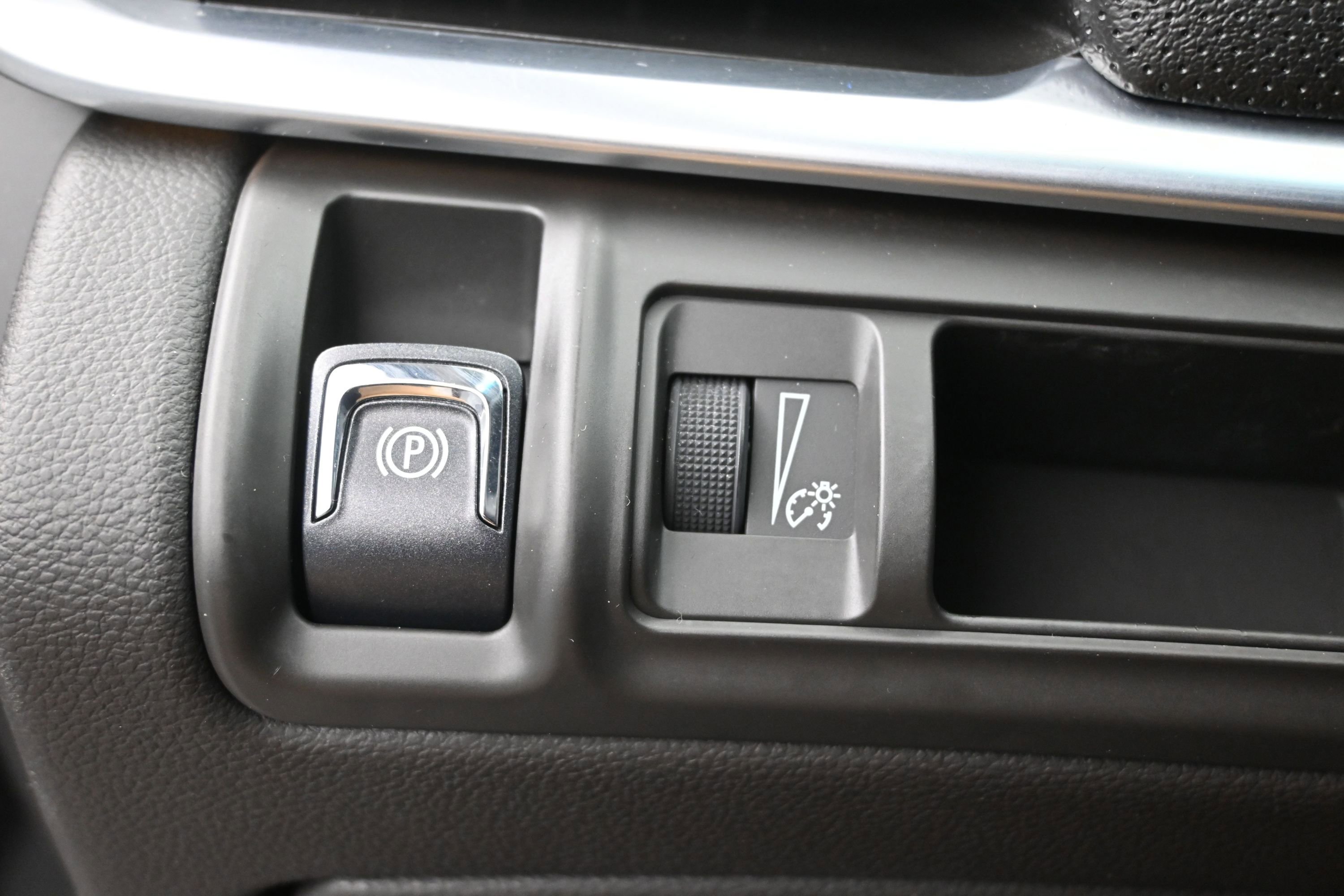 Used 2014 Cadillac XTS Luxury w/ Driver Awareness Package FWD image 12