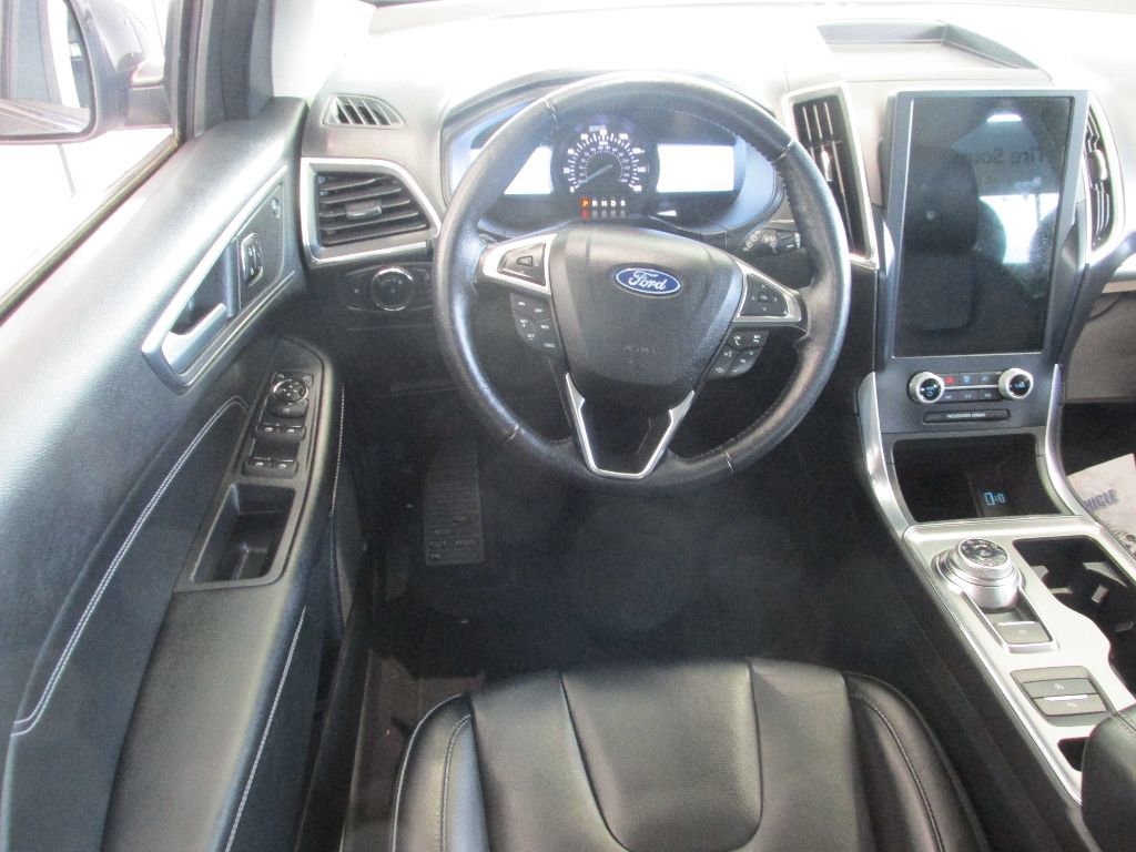 Used 2022 Ford Edge Titanium image 15