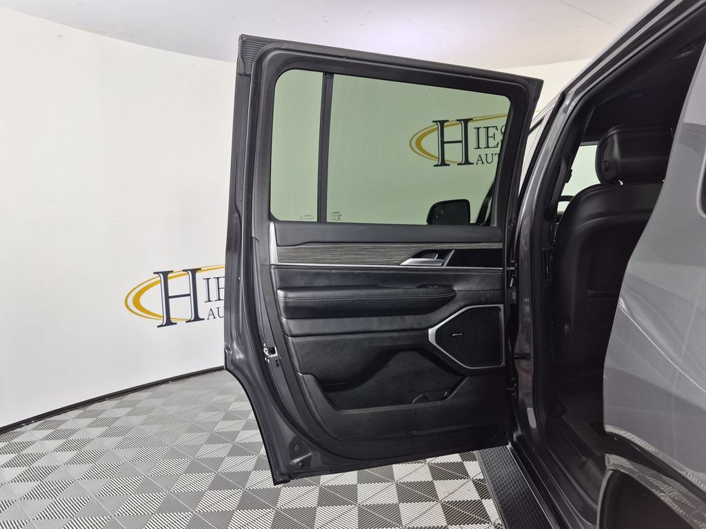Used 2024 Jeep Wagoneer Series II w/ Flexible Seating Group RWD image 30