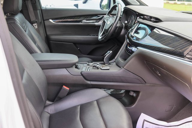 Used 2023 Cadillac XT6 Premium Luxury w/ Technology Package image 18