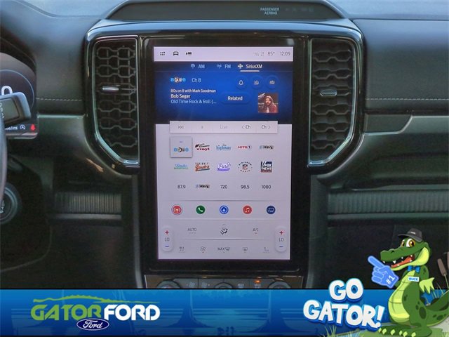 Used 2024 Ford Ranger Lariat w/ Trailer Tow Package image 18