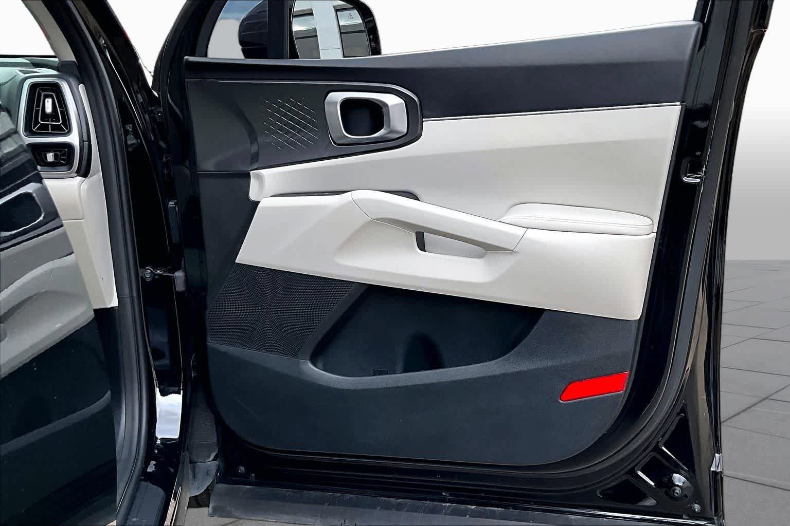 Used 2021 Kia Sorento S w/ Panoramic Sunroof Package FWD image 23