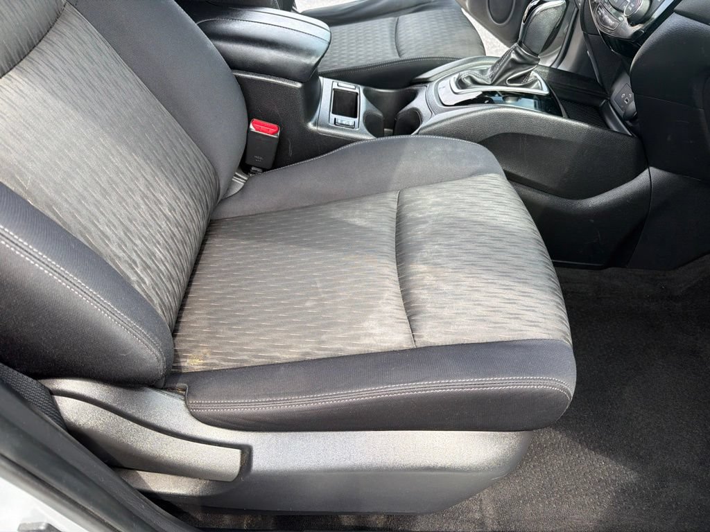 Used 2018 Nissan Rogue SV FWD image 33