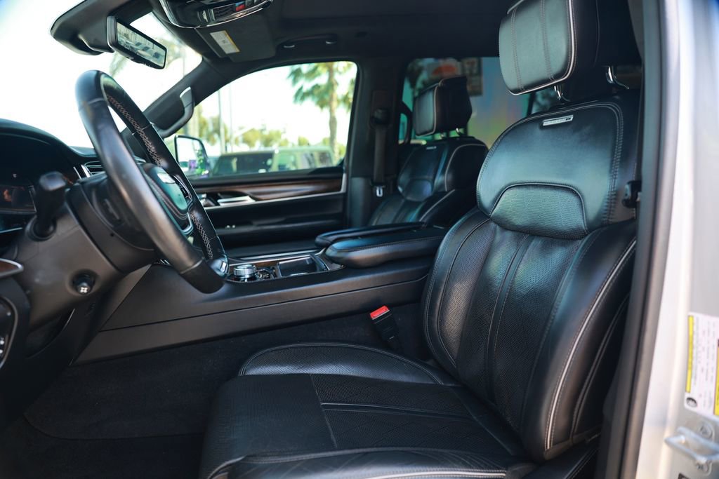 Used 2022 Jeep Grand Wagoneer Series II w/ Convenience Group III AWD/4WD image 18