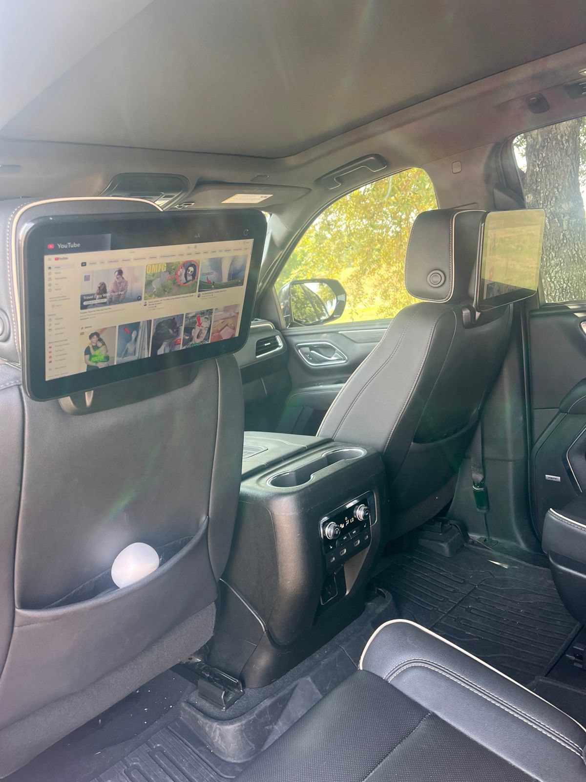 Used 2023 GMC Yukon SLT w/ SLT Premium Package RWD image 11