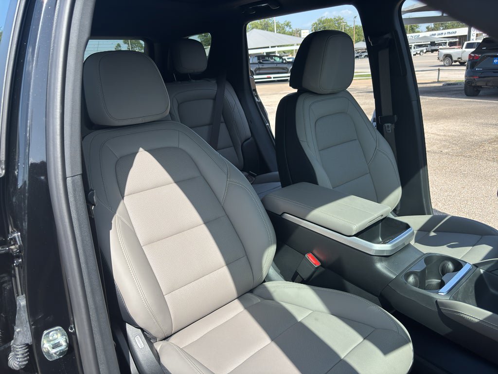 Used 2027 GMC Terrain Elevation w/ Elevation Premium Package FWD image 16