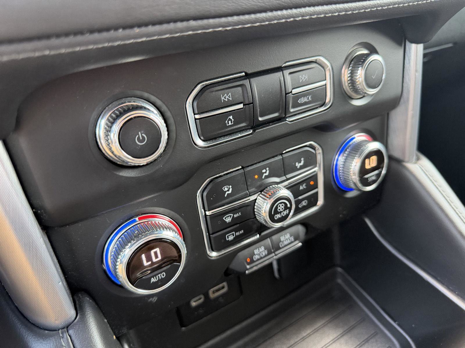 Used 2023 GMC Yukon SLE RWD image 19