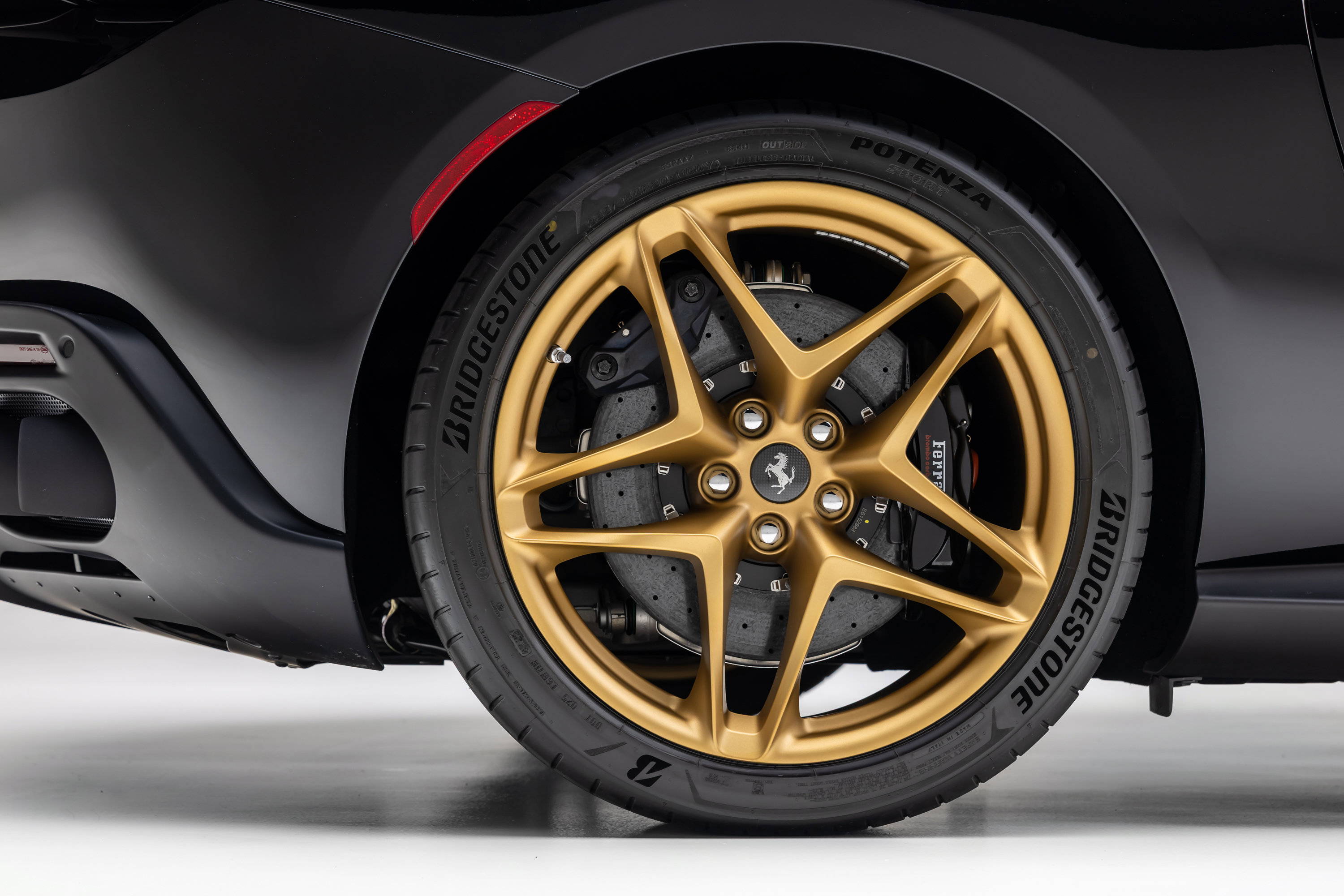 Used 2026 Ferrari Roma Spider RWD image 23