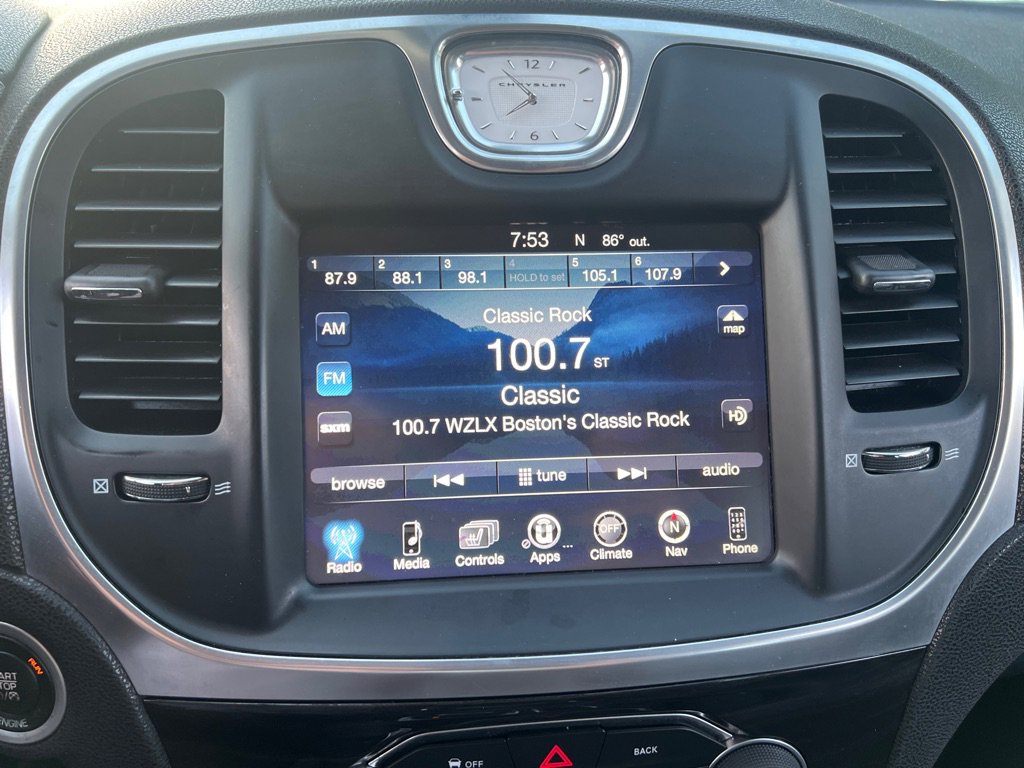 Used 2015 Chrysler 300 Limited w/ 300 Premium Group image 26