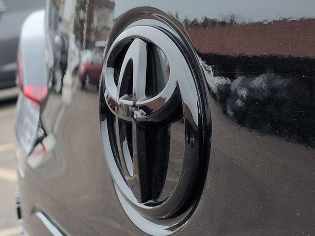 Used 2025 Toyota Corolla Cross AWD Hybrid w/ Moonroof Package image 28