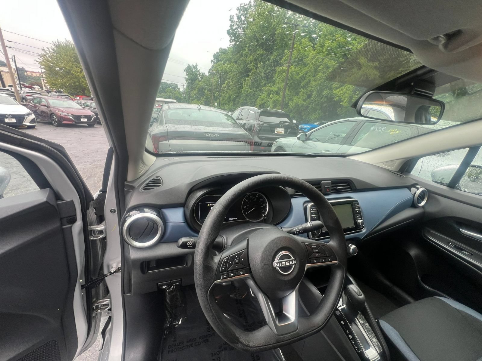 Used 2025 Nissan Versa SV FWD image 28