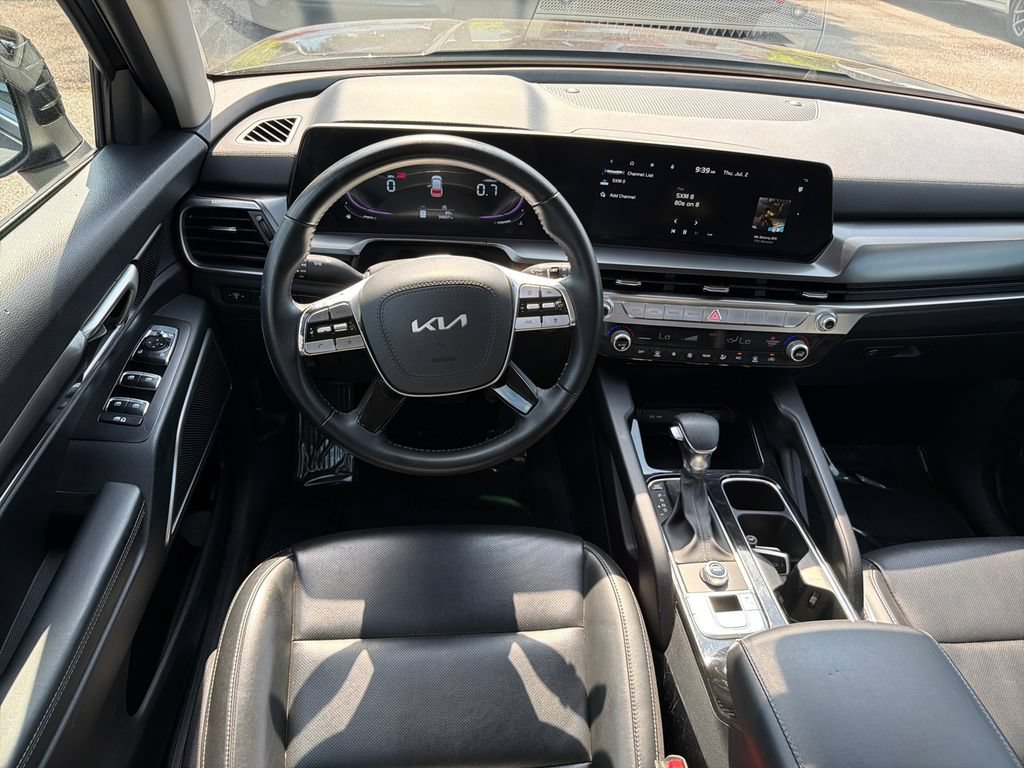 Used 2025 Kia Telluride LX FWD image 23
