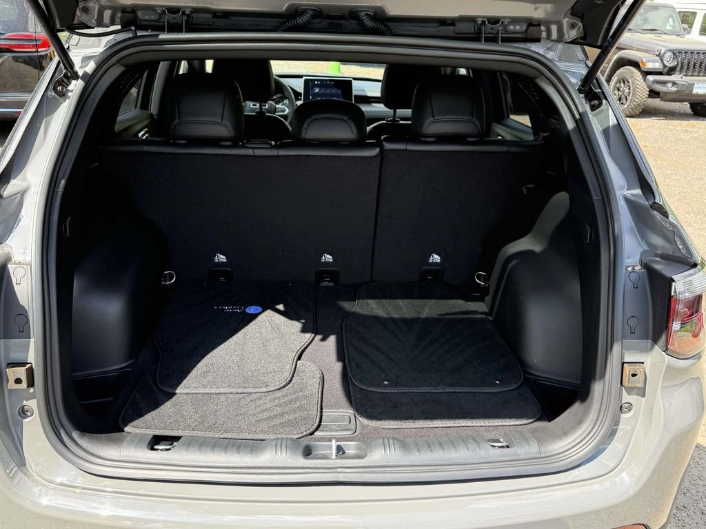 Used 2023 Jeep Compass Altitude image 11