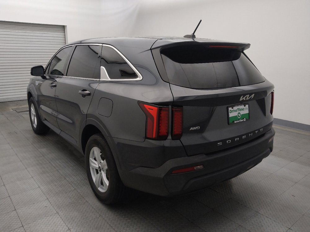 Used 2022 Kia Sorento LX image 5