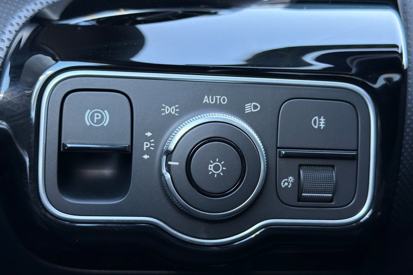 Used 2025 Mercedes-Benz CLA 250 4MATIC image 30