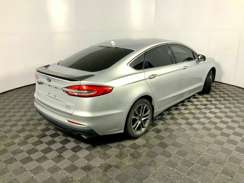 Used 2019 Ford Fusion SEL image 16