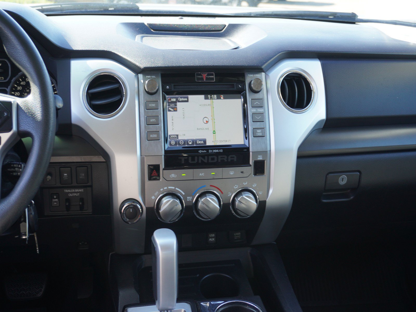 Used 2019 Toyota Tundra SR5 w/ SR5 Upgrade Package AWD/4WD image 17