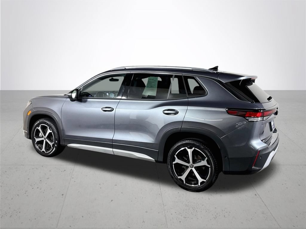 Certified 2025 Volkswagen Tiguan SE AWD/4WD image 9