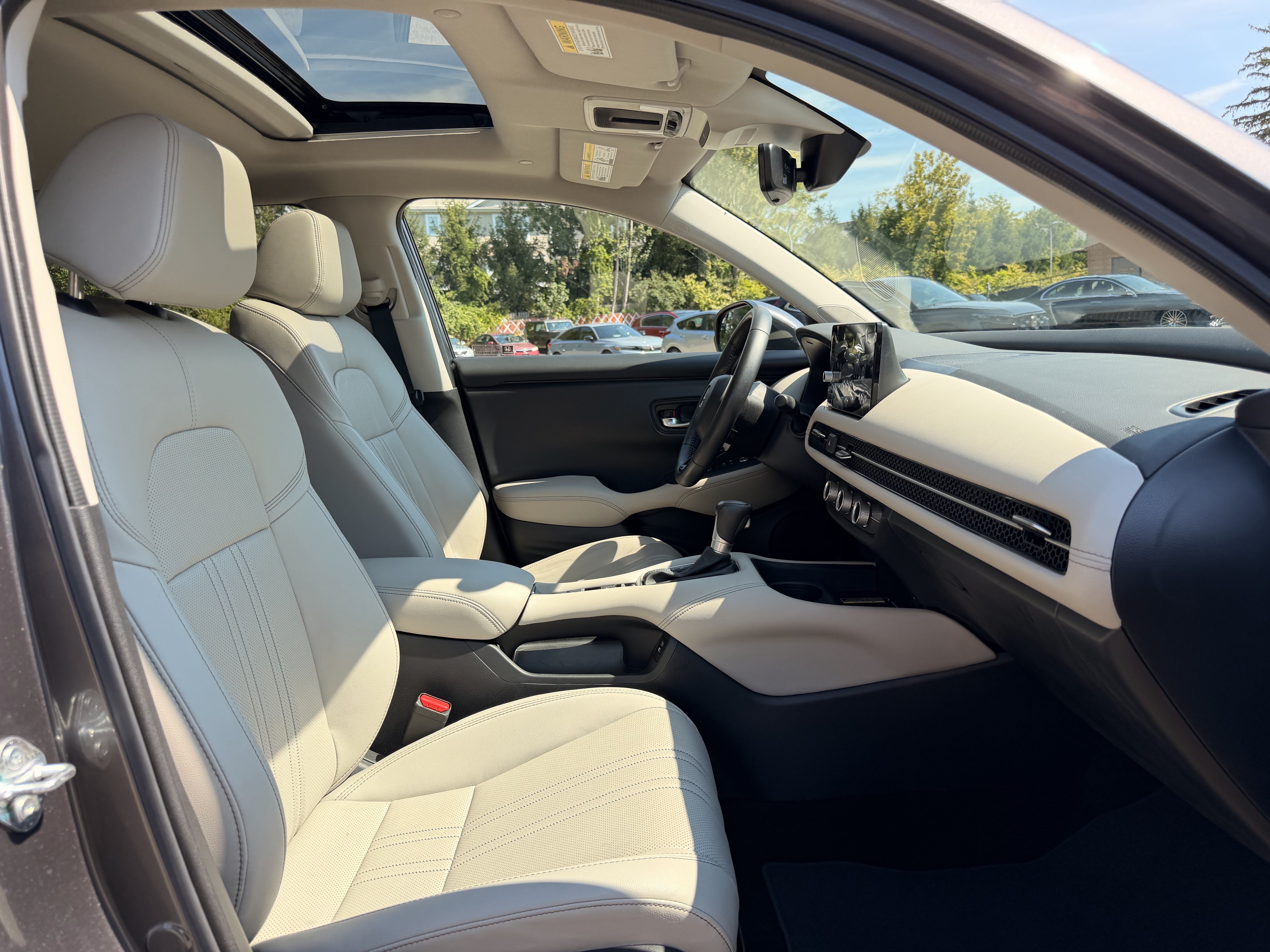 Used 2025 Honda HR-V EX-L image 15