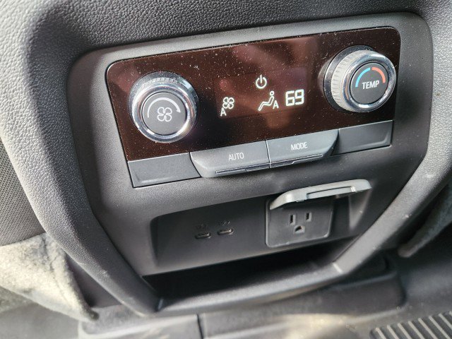 Used 2024 Chevrolet Traverse LT image 27