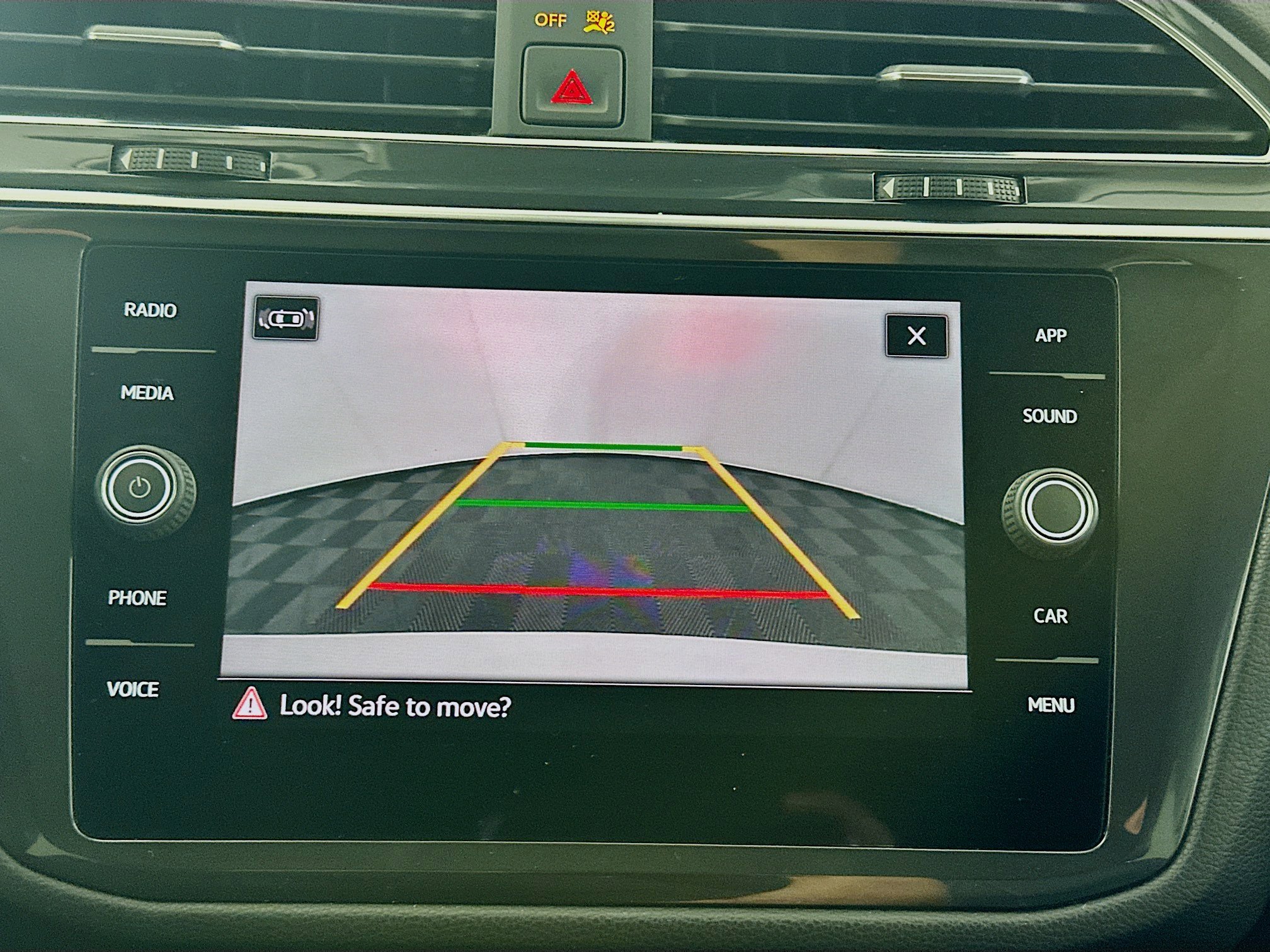 Used 2023 Volkswagen Tiguan SE w/ Panoramic Sunroof Package FWD image 22