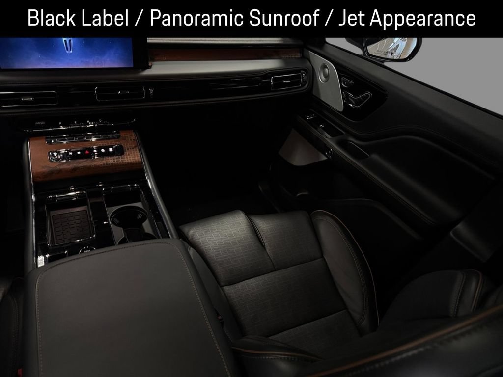 Certified 2025 Lincoln Aviator Black Label w/ Jet Appearance Package AWD/4WD image 10