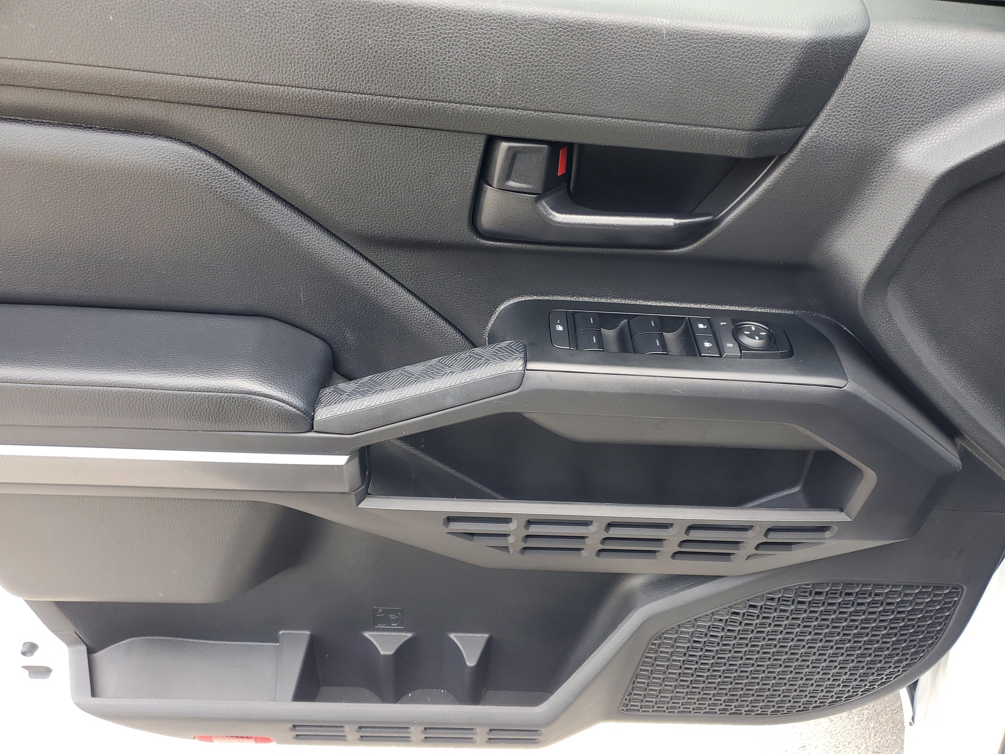 Certified 2025 Toyota Tacoma SR5 image 17