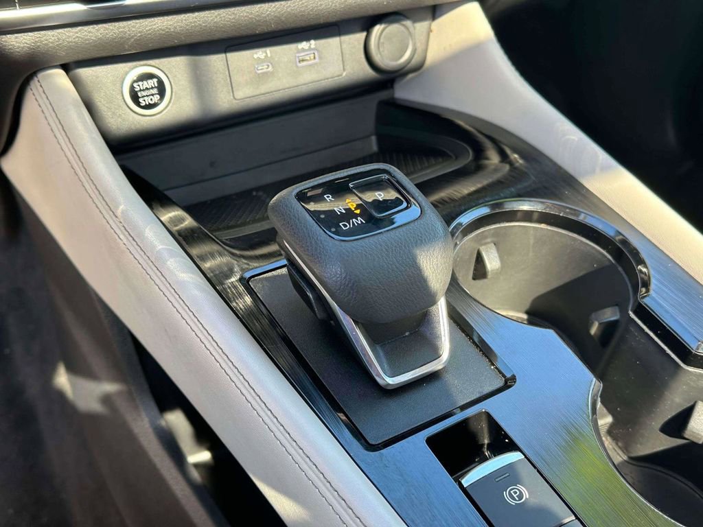 Used 2023 Nissan Rogue SL w/ SL Premium Package image 31