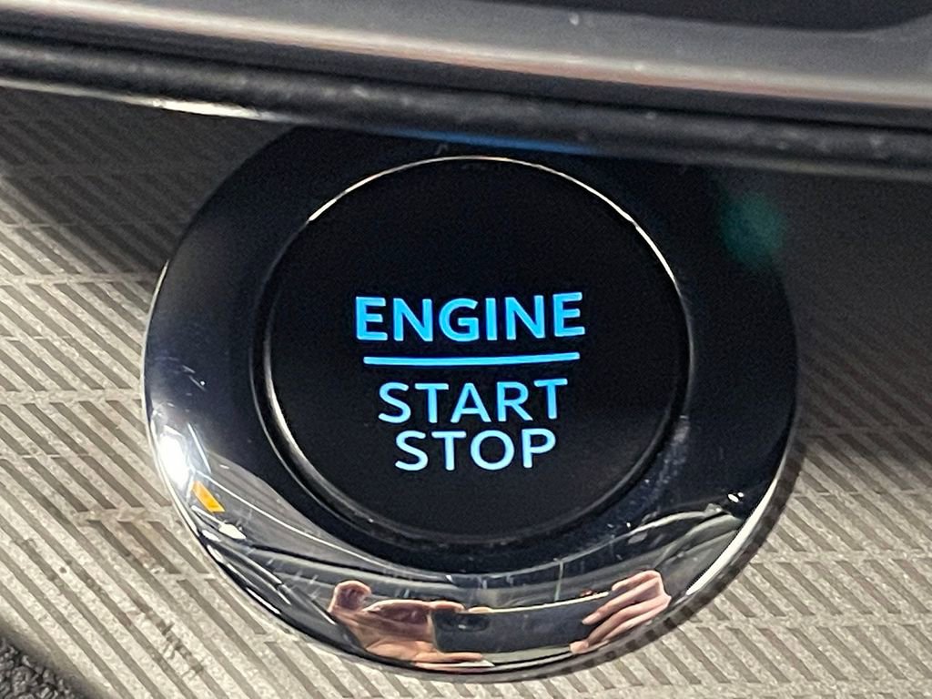 Used 2022 Ford Explorer XLT w/ Equipment Group 202A image 31