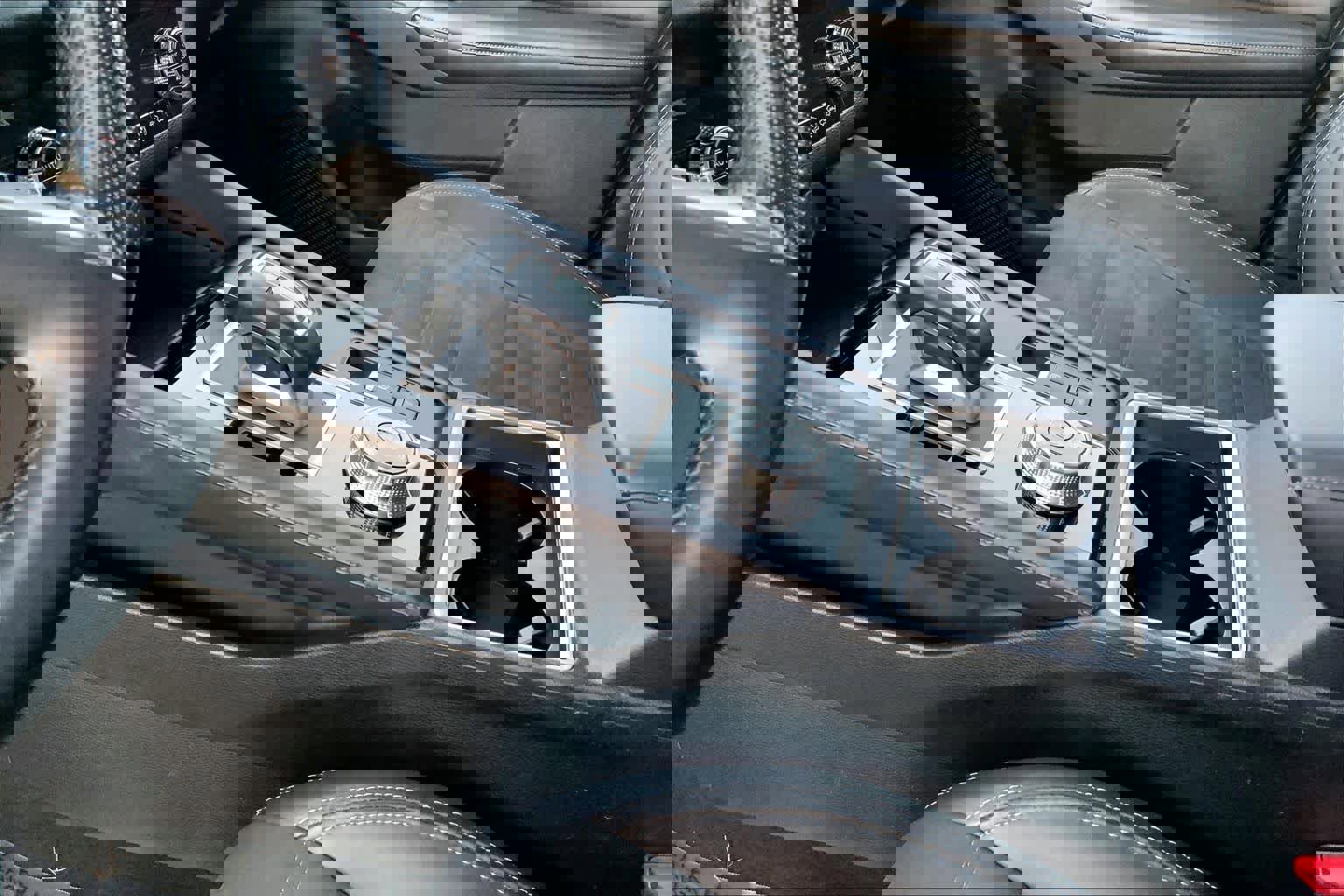 Used 2024 Mitsubishi Outlander SE image 16