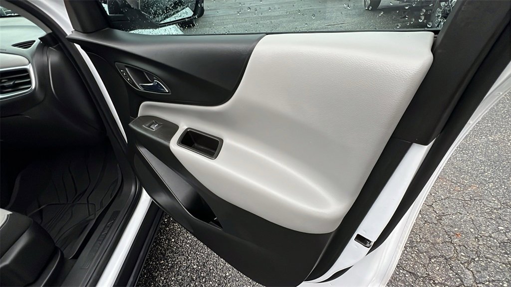 Used 2023 Chevrolet Equinox LS image 15