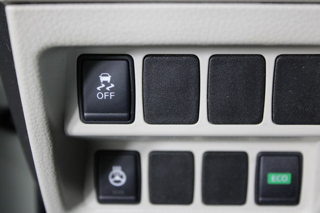 Certified 2017 Nissan Rogue Sport SL FWD image 22