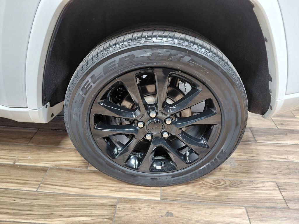 Certified 2021 Jeep Grand Cherokee Laredo X AWD/4WD image 20
