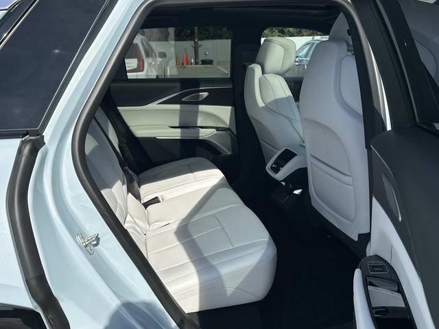 Used 2024 Cadillac Lyriq Luxury w/ LPO, Floor Liner Package AWD/4WD image 20