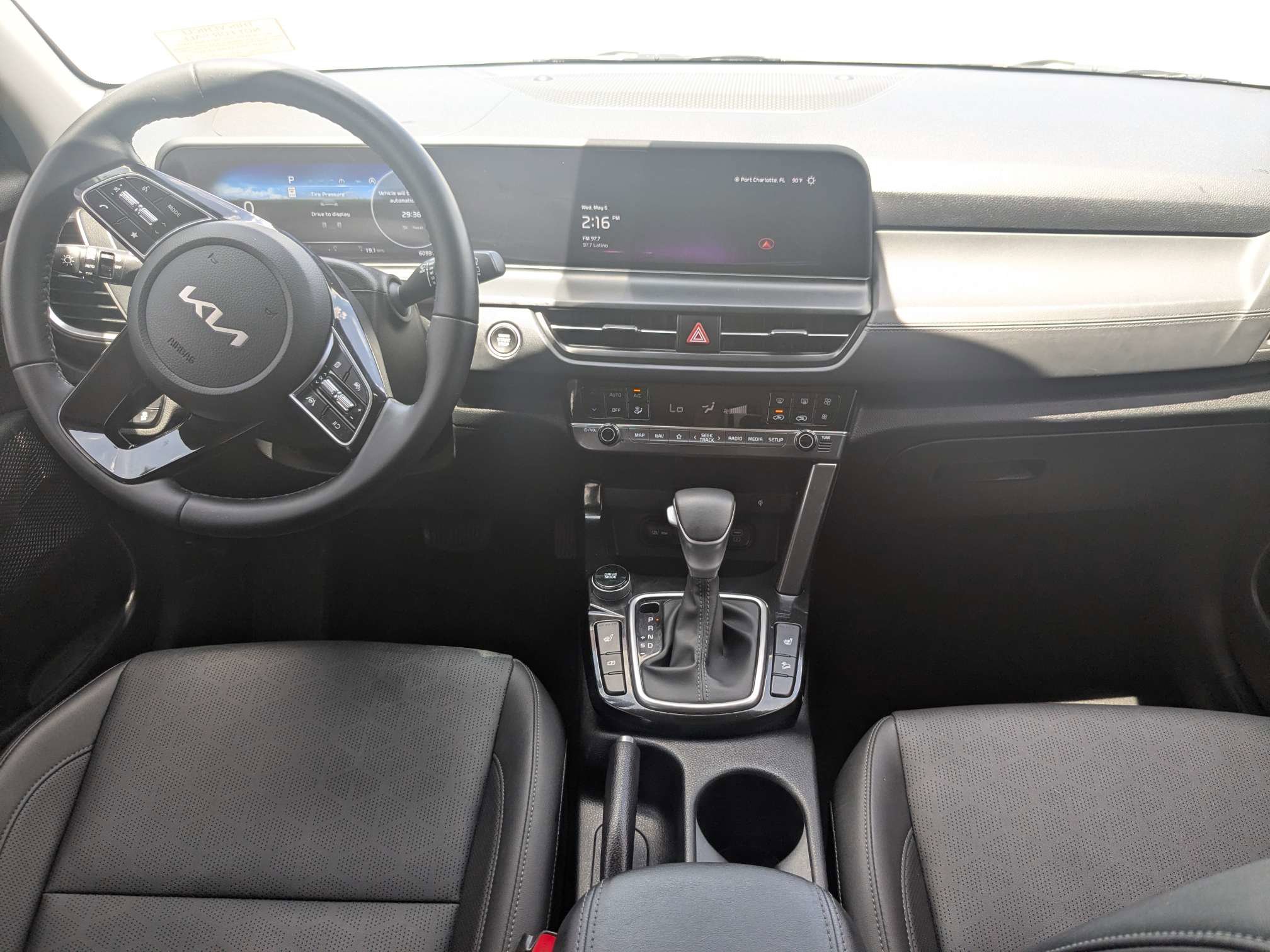 Used 2024 Kia Seltos EX FWD image 15