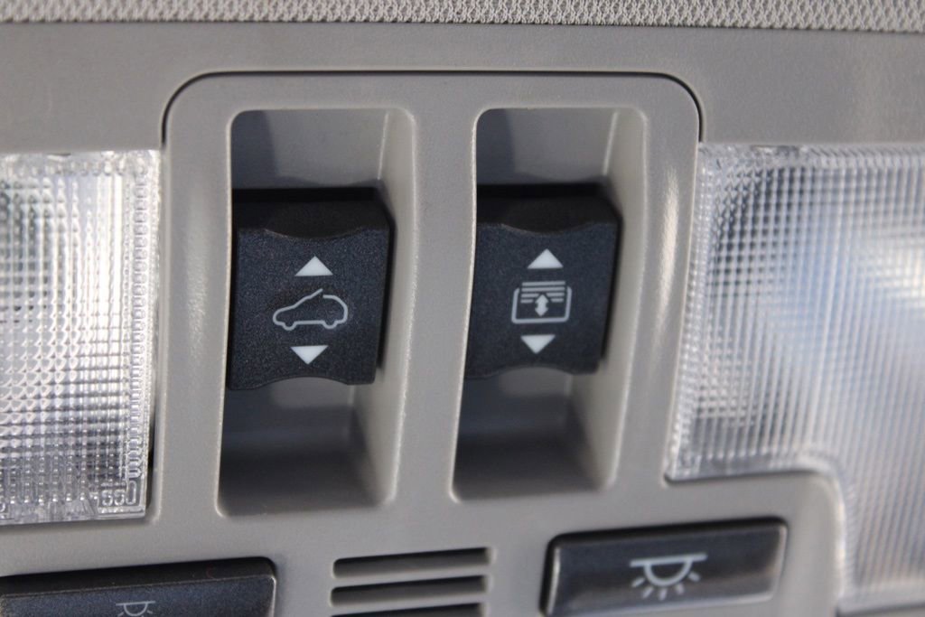 Used 2017 Toyota Highlander Limited Platinum image 31