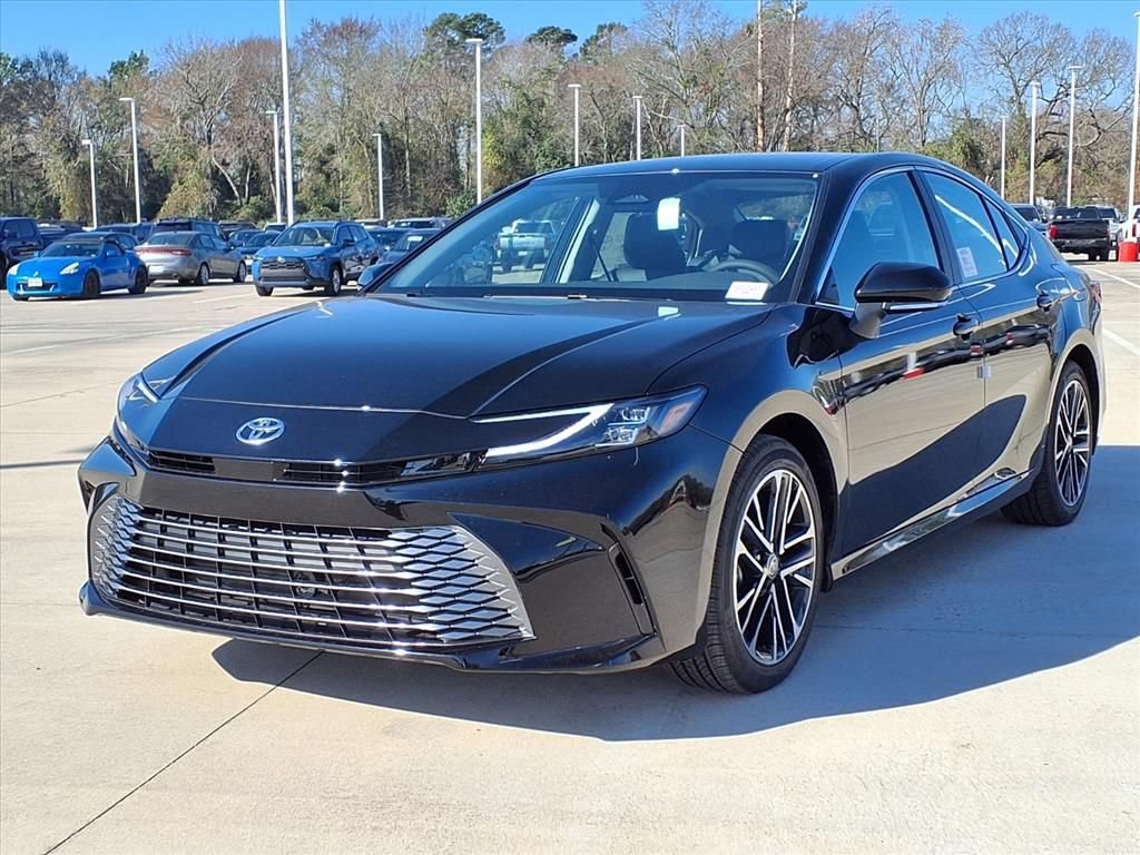 Used 2026 Toyota Camry XLE FWD image 3