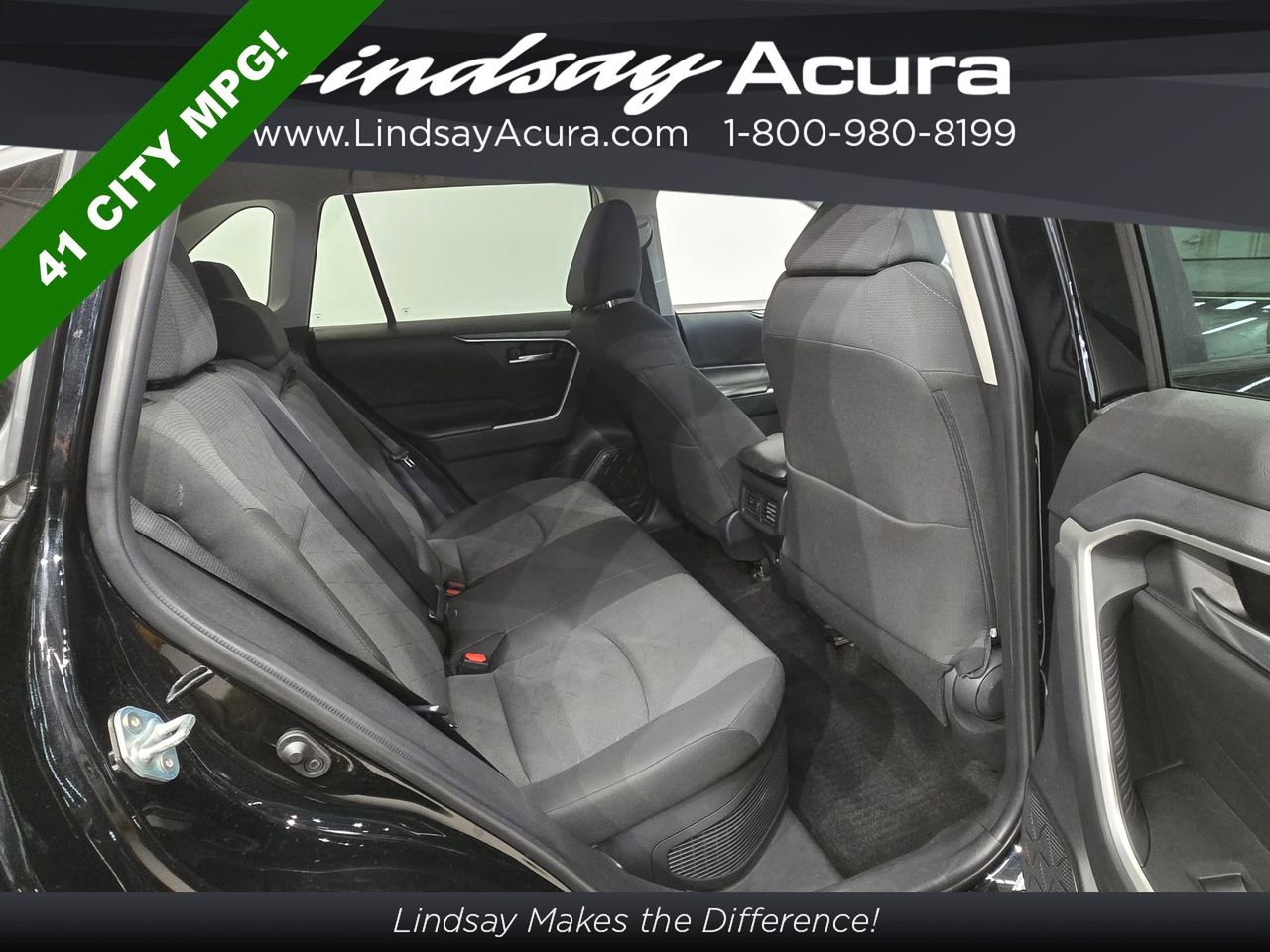 Used 2025 Toyota RAV4 XLE image 9