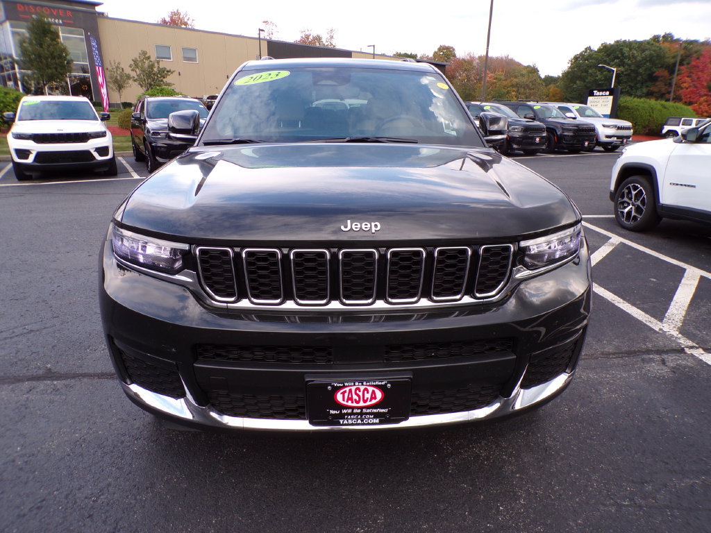Used 2023 Jeep Grand Cherokee L Limited AWD/4WD image 3