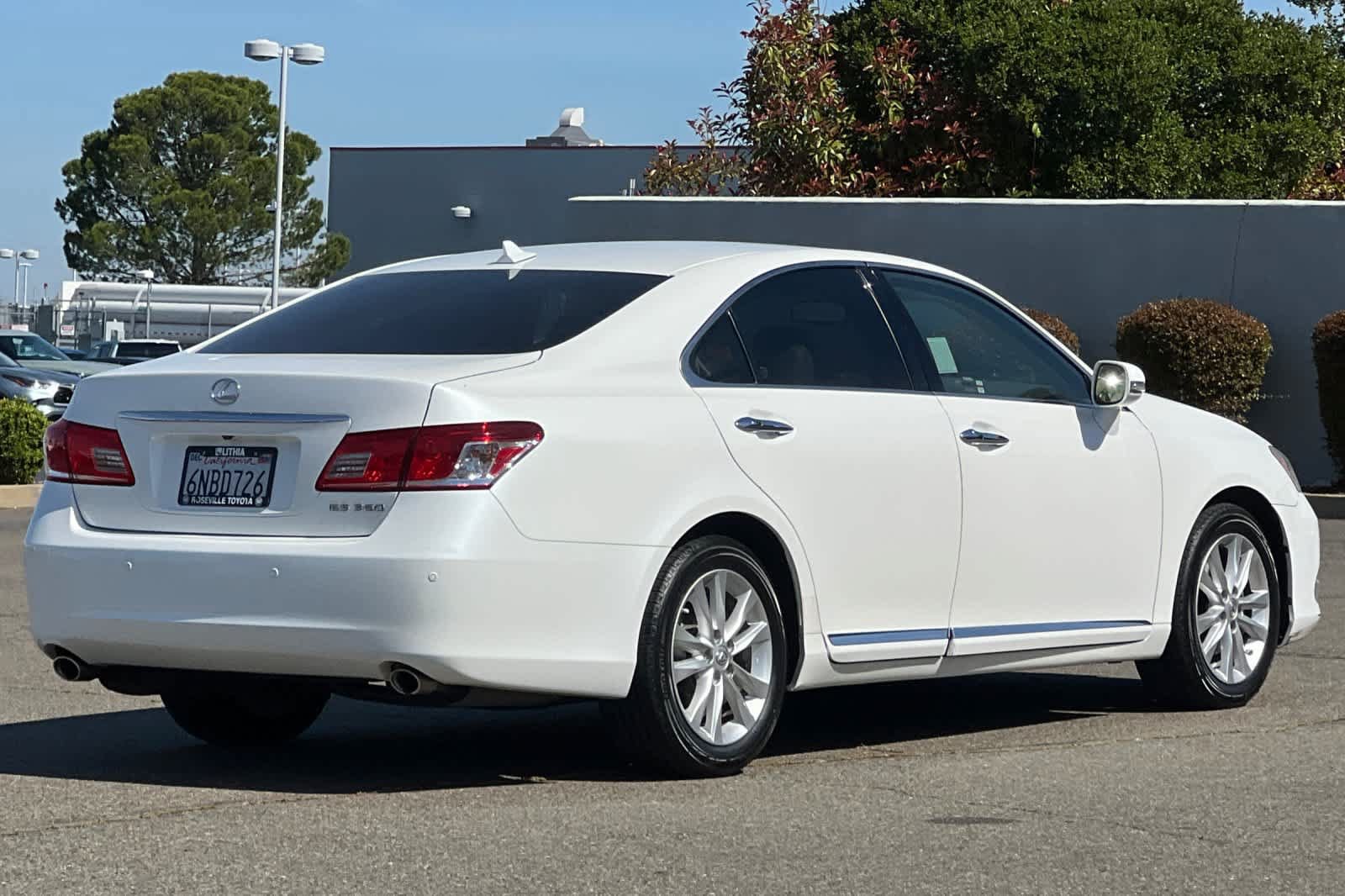Used 2011 Lexus ES 350 FWD image 2