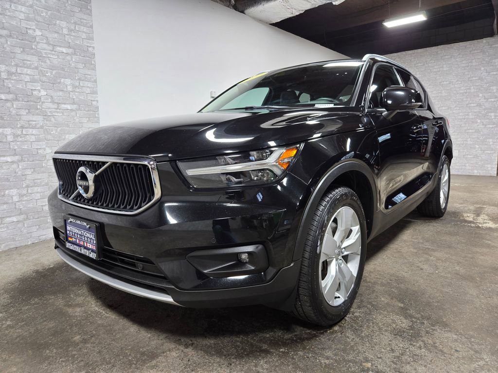 Used 2022 Volvo XC40 T5 Momentum AWD/4WD image 5