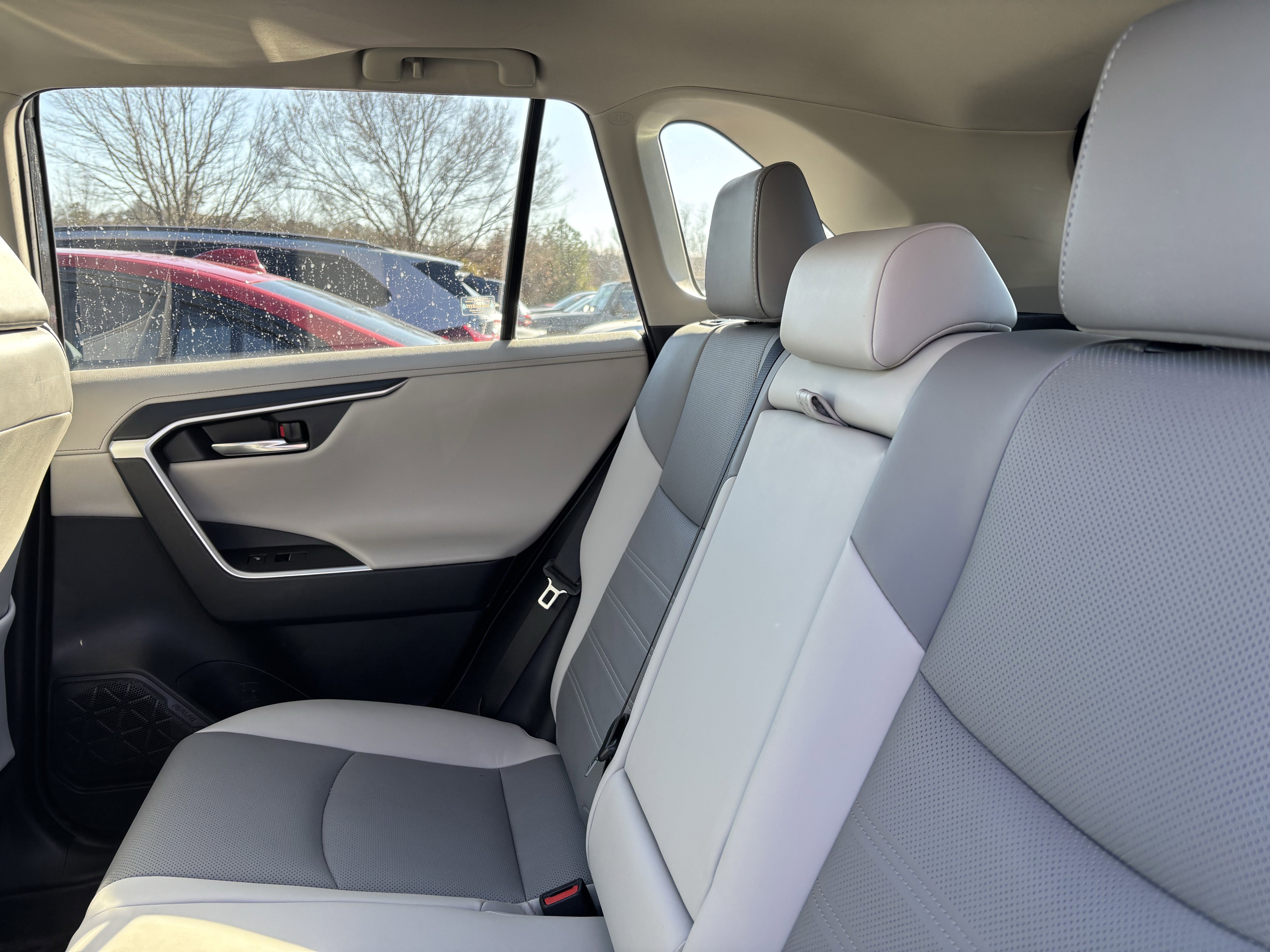 Used 2021 Toyota RAV4 Limited image 32