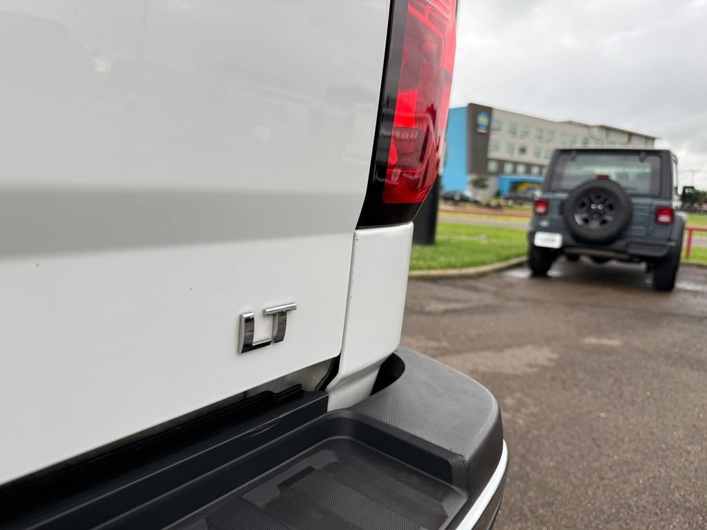 Used 2016 Chevrolet Silverado 2500 LT w/ LT Convenience Package AWD/4WD image 36