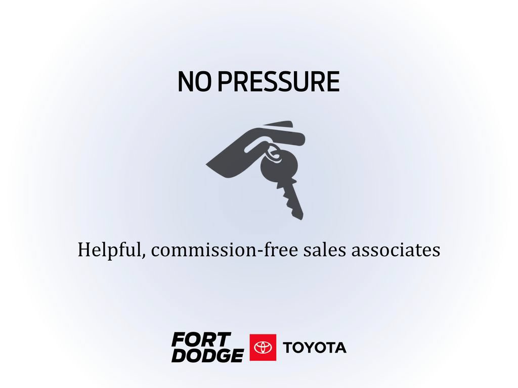 Used 2015 Toyota Sienna XLE w/ XLE Navigation Package FWD image 12